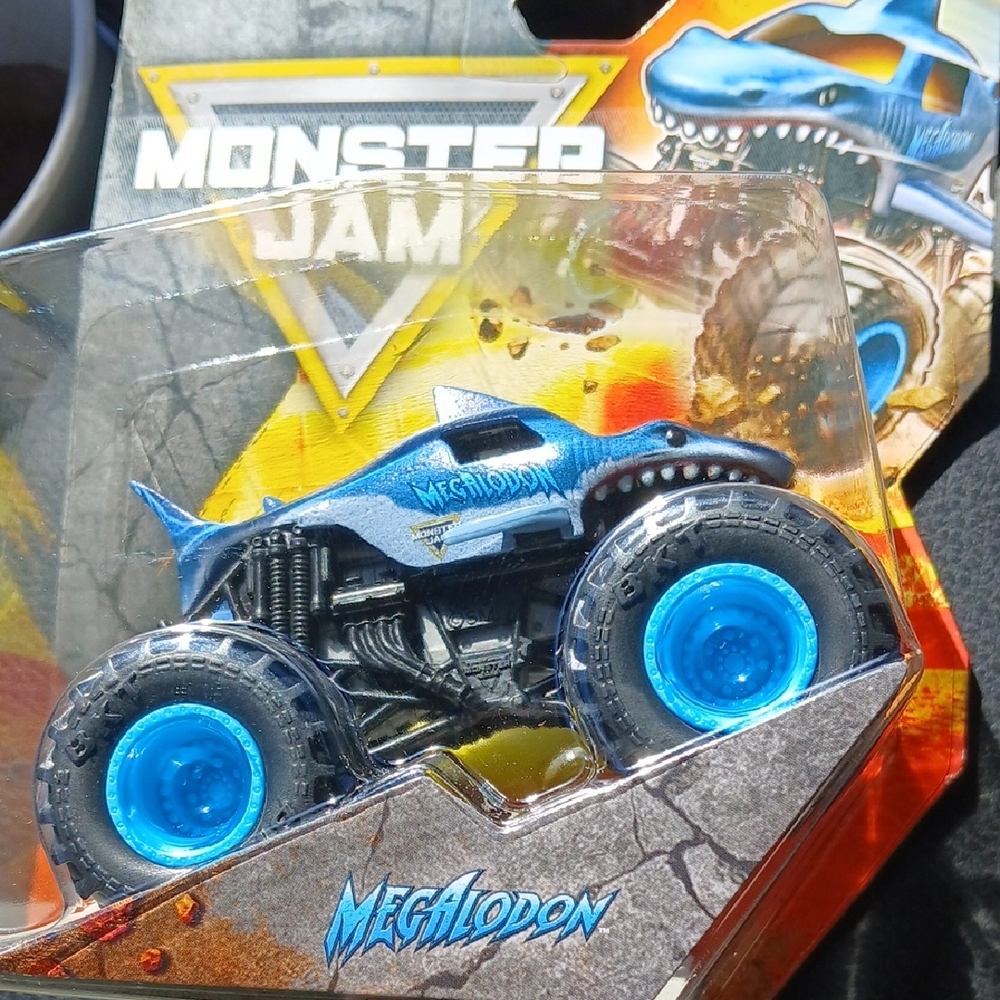 Megalodon Blue Series 44 Monster Jam Truck